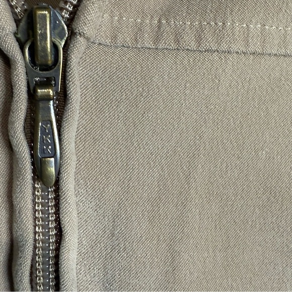Croft & Barrow jacket tan lightweight stretch zip up women’s size  L - Picture 8 of 8